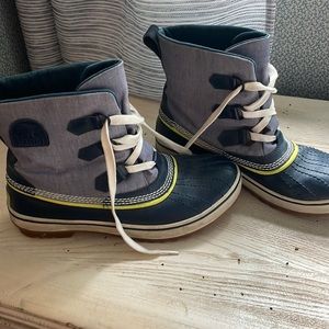 Sorel rain boot women’s size 8